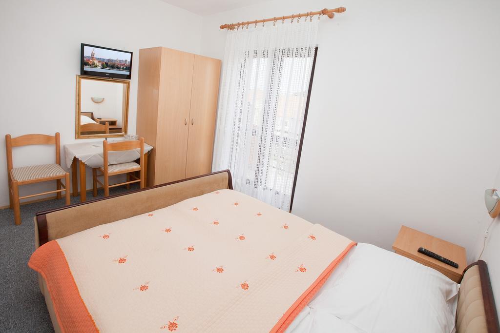 Pansion Maria Bed & Breakfast Zadar Cameră foto